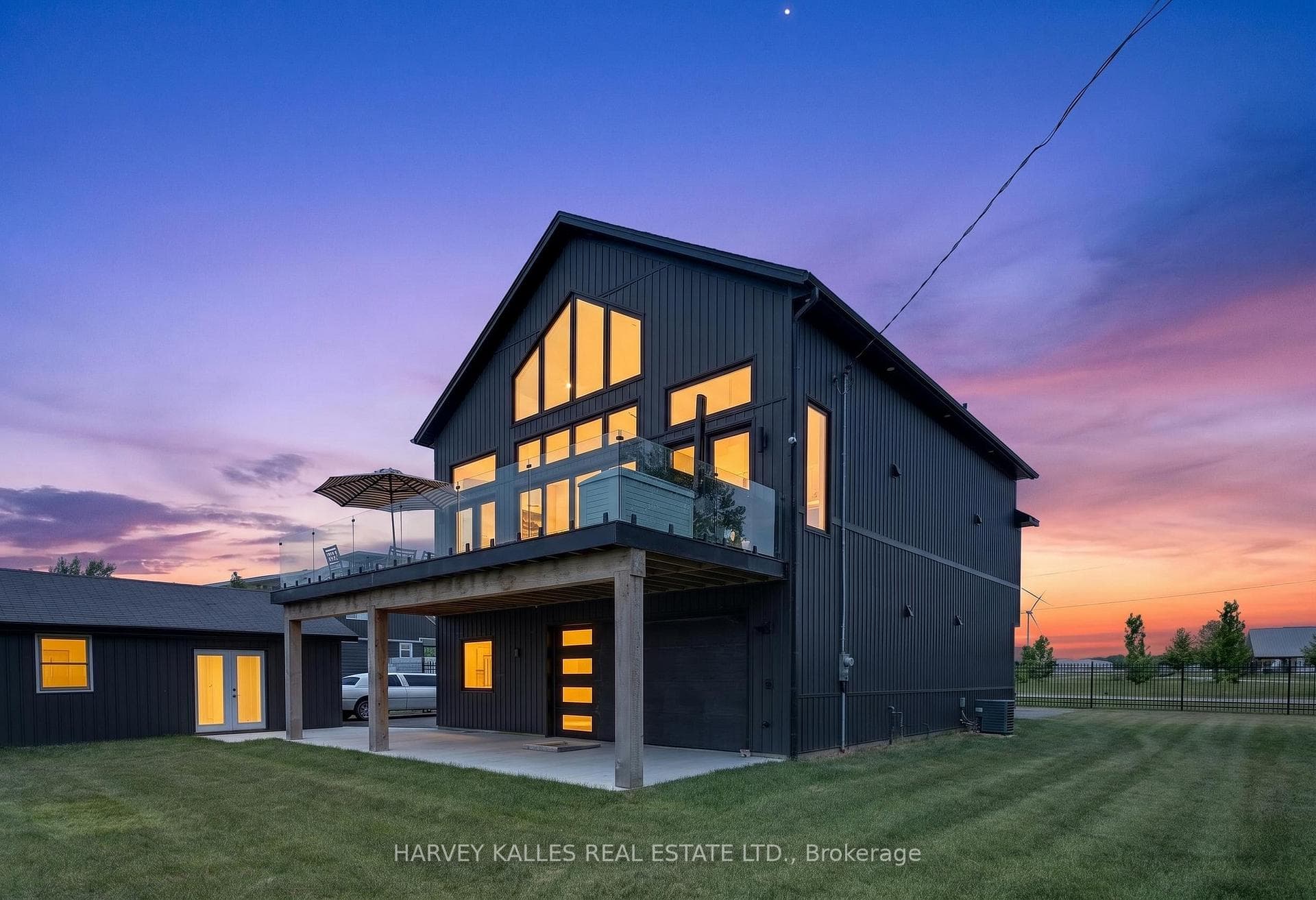 3184 Lakeshore Road photo 5