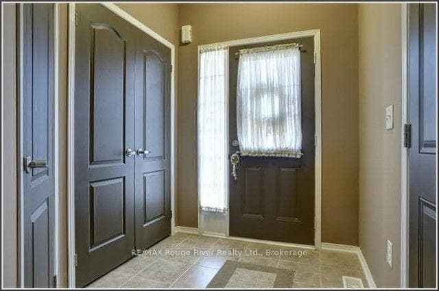 85 Lander Crescent photo 5