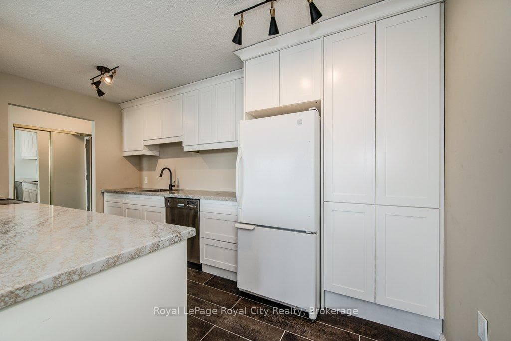 19 Woodlawn Road Unit 602 photo 31