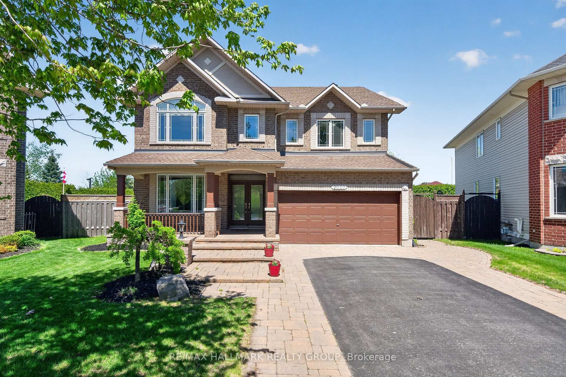 2030 Cherington Crescent photo 1