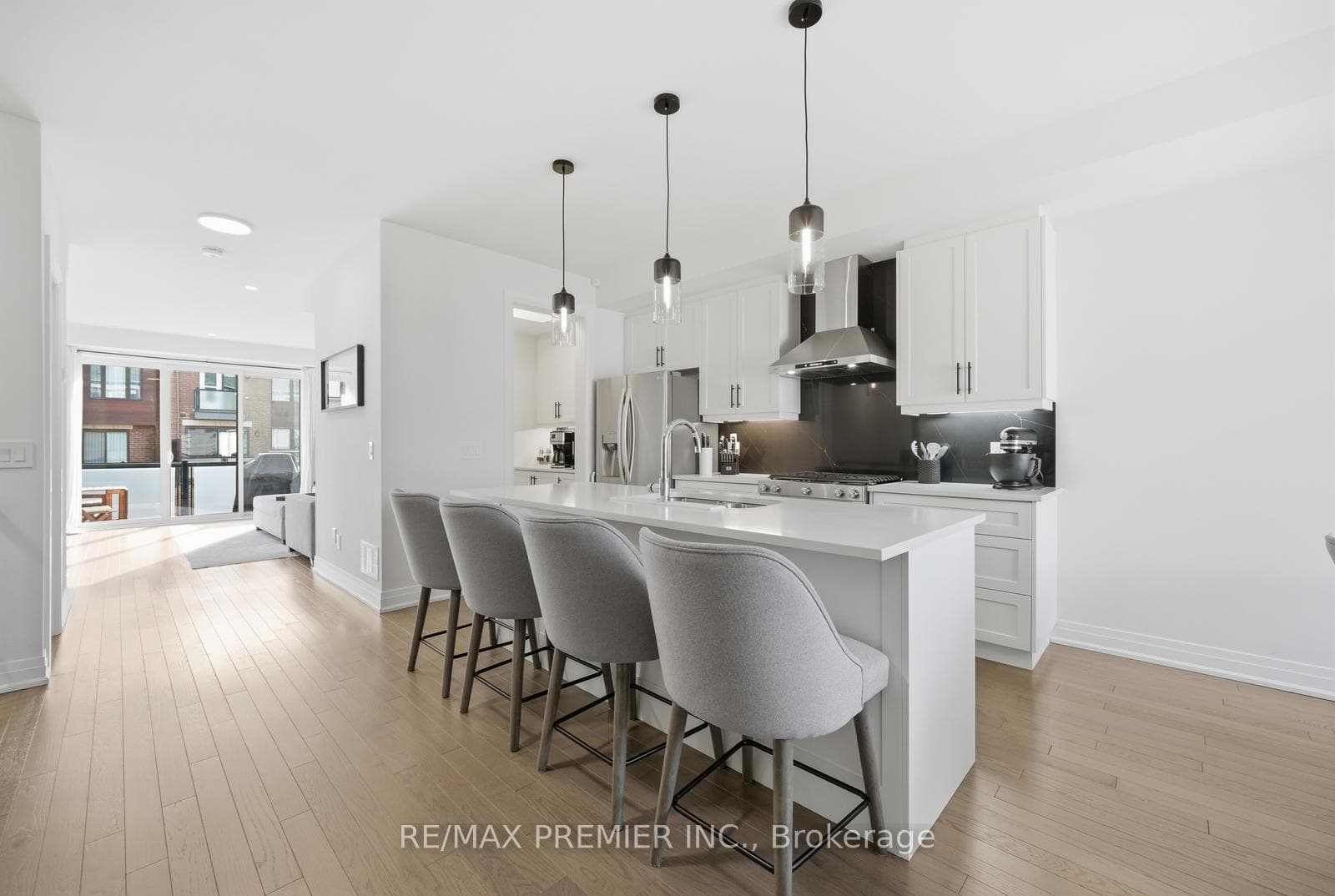 229 Vermont Avenue photo 5
