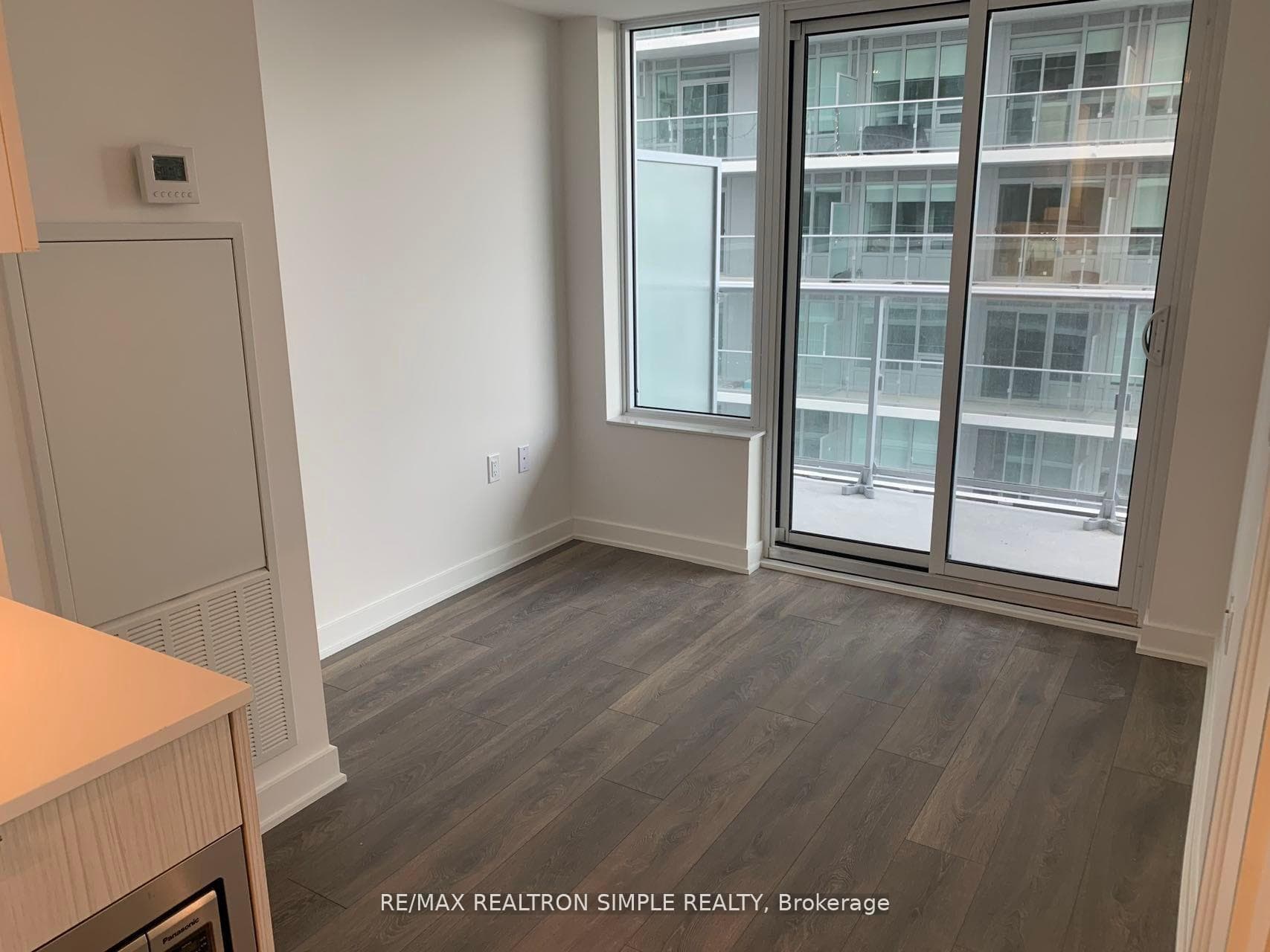 195 Redpath Avenue Unit 2802 photo 4