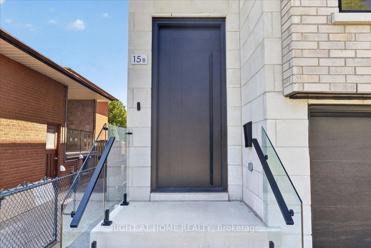 15B ROSEMEADE Avenue photo 2