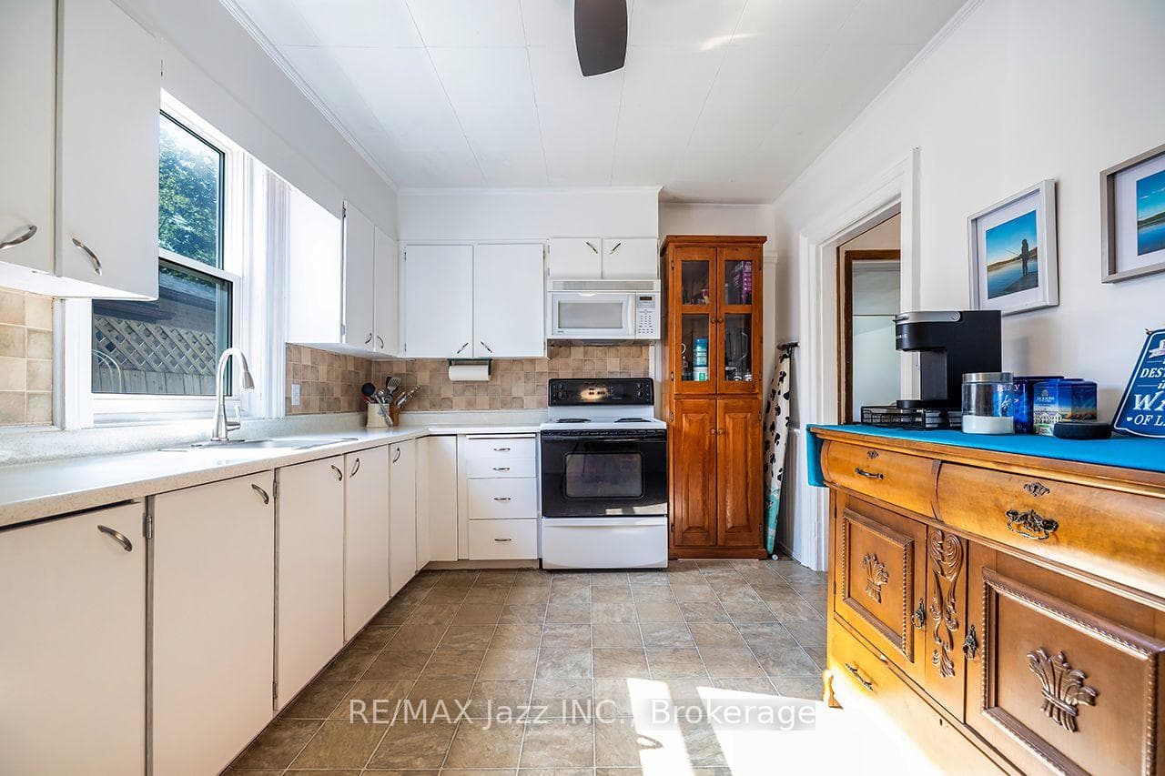 132 King Street photo 15