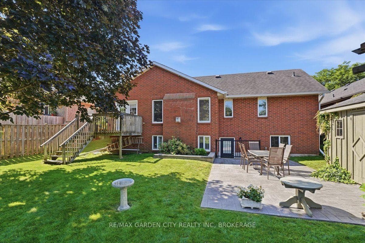 81 SANDRA Drive photo 37