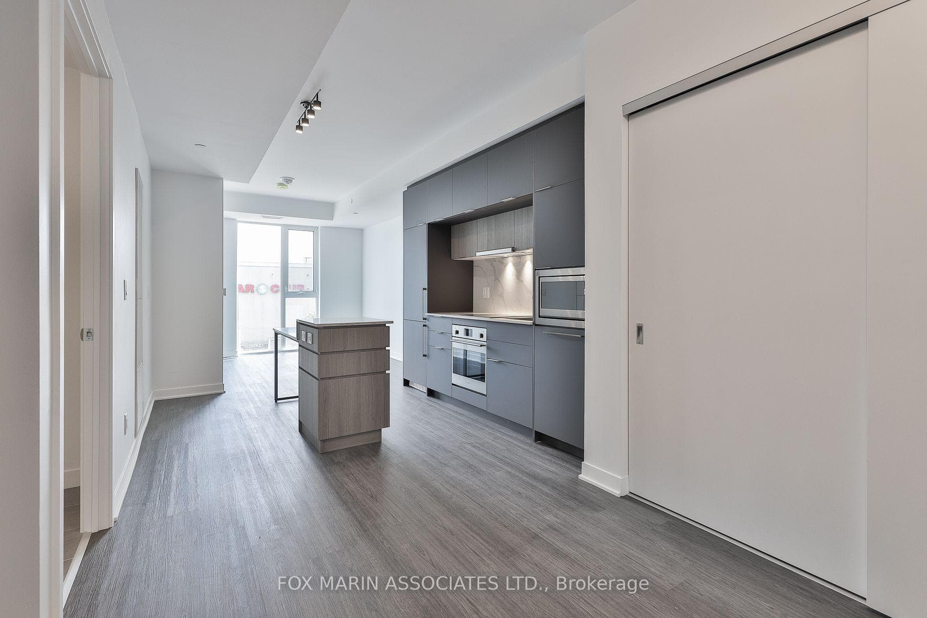 185 Alberta Avenue Unit 309 photo 4