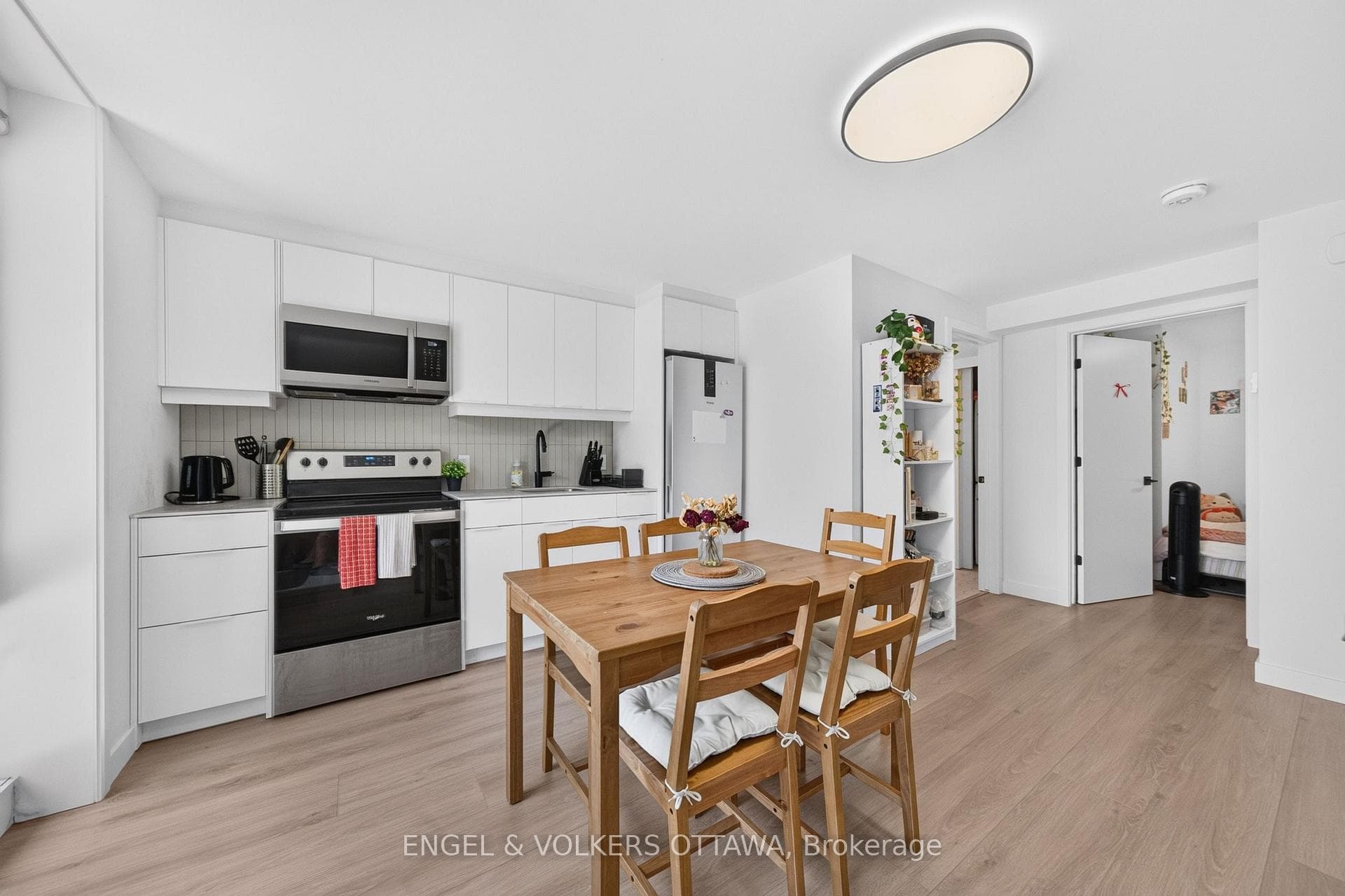117 Carruthers Avenue Unit D photo 6