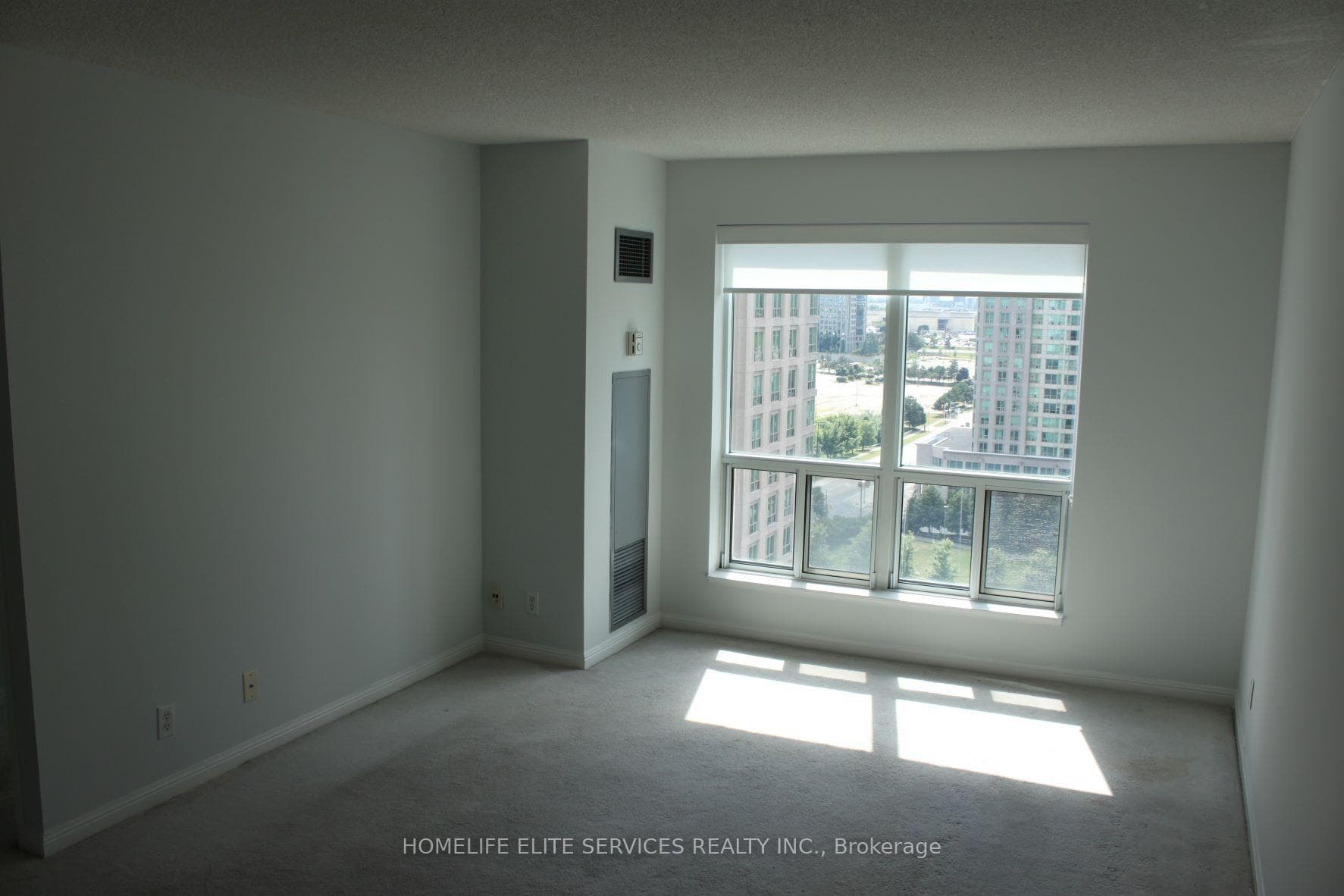 11 Lee Centre Drive Unit 1615 photo 3