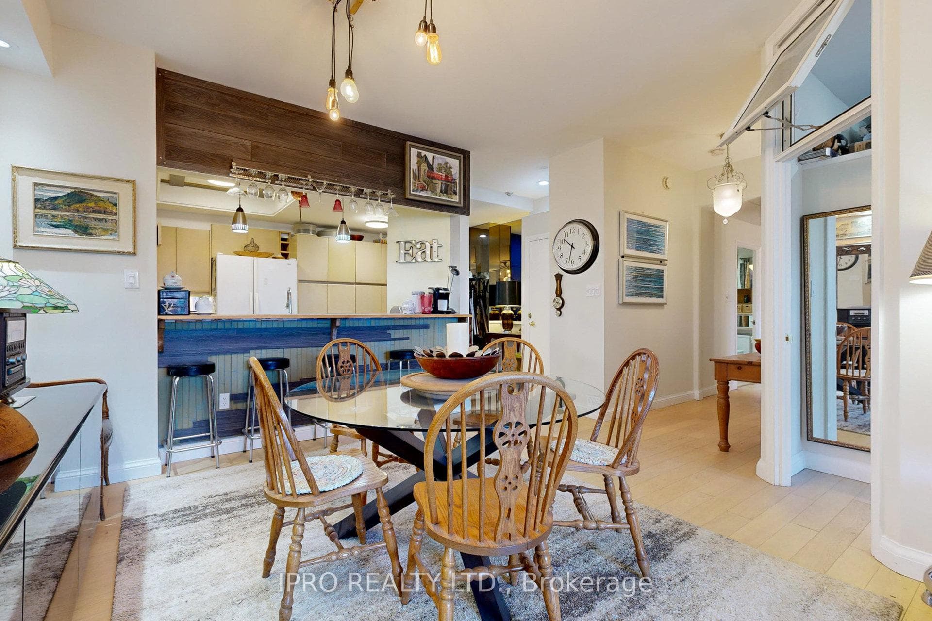 dining area 3
