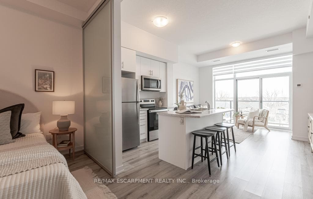 450 Dundas Street Unit 418 photo 15