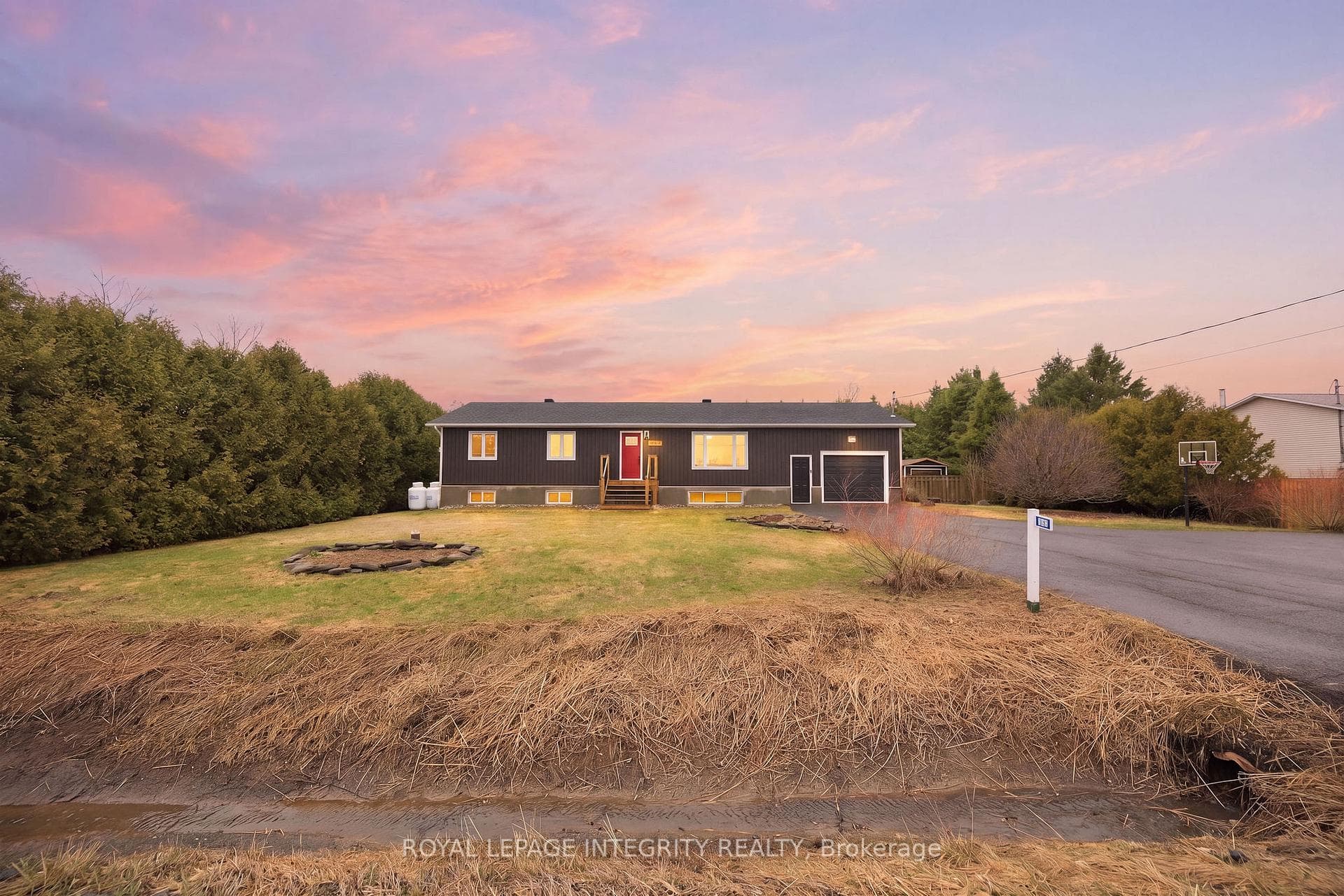 4000 Drouin Road photo 1