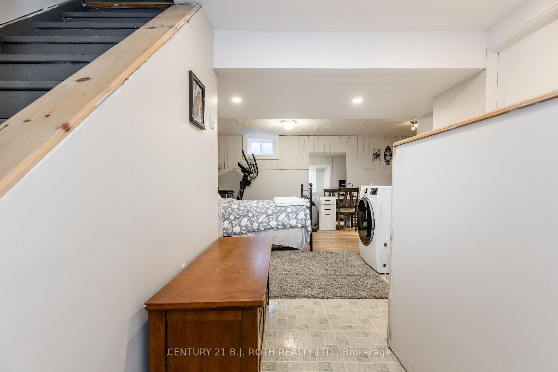 24 CHRISTIE Crescent photo 25