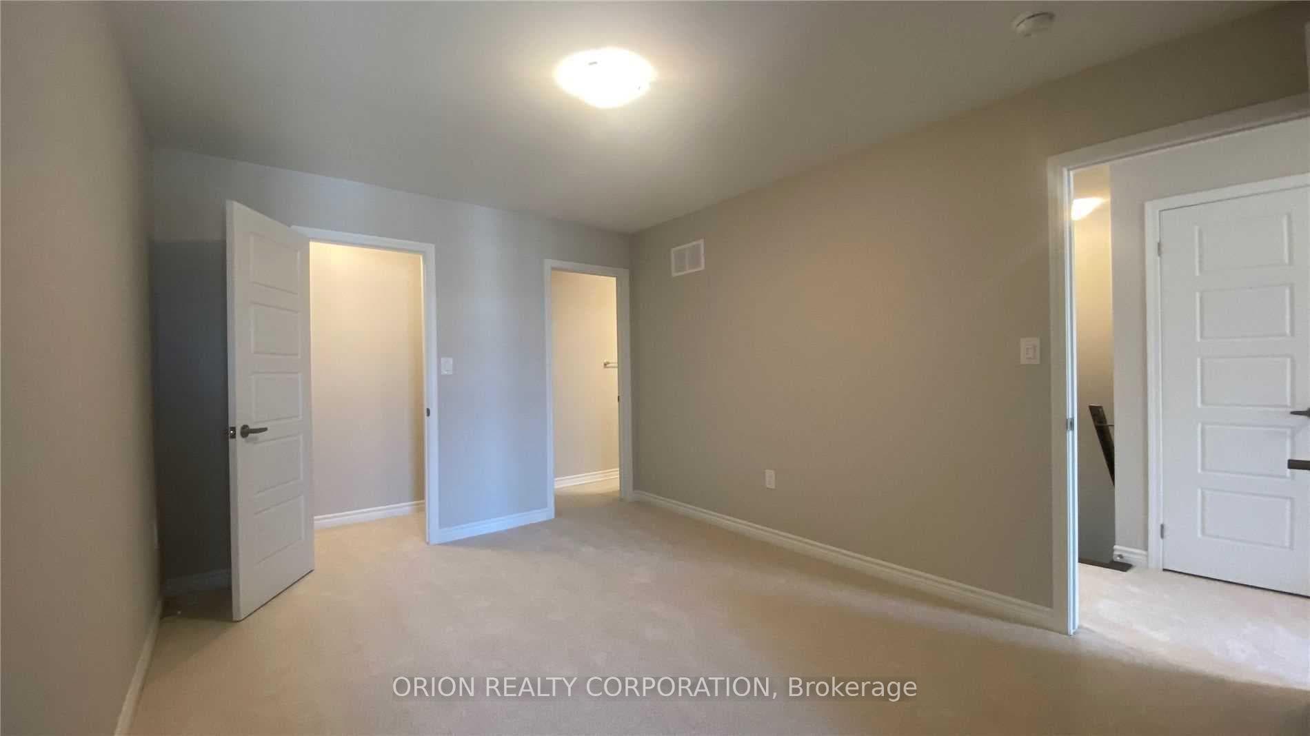 1589 Moira Crescent photo 10