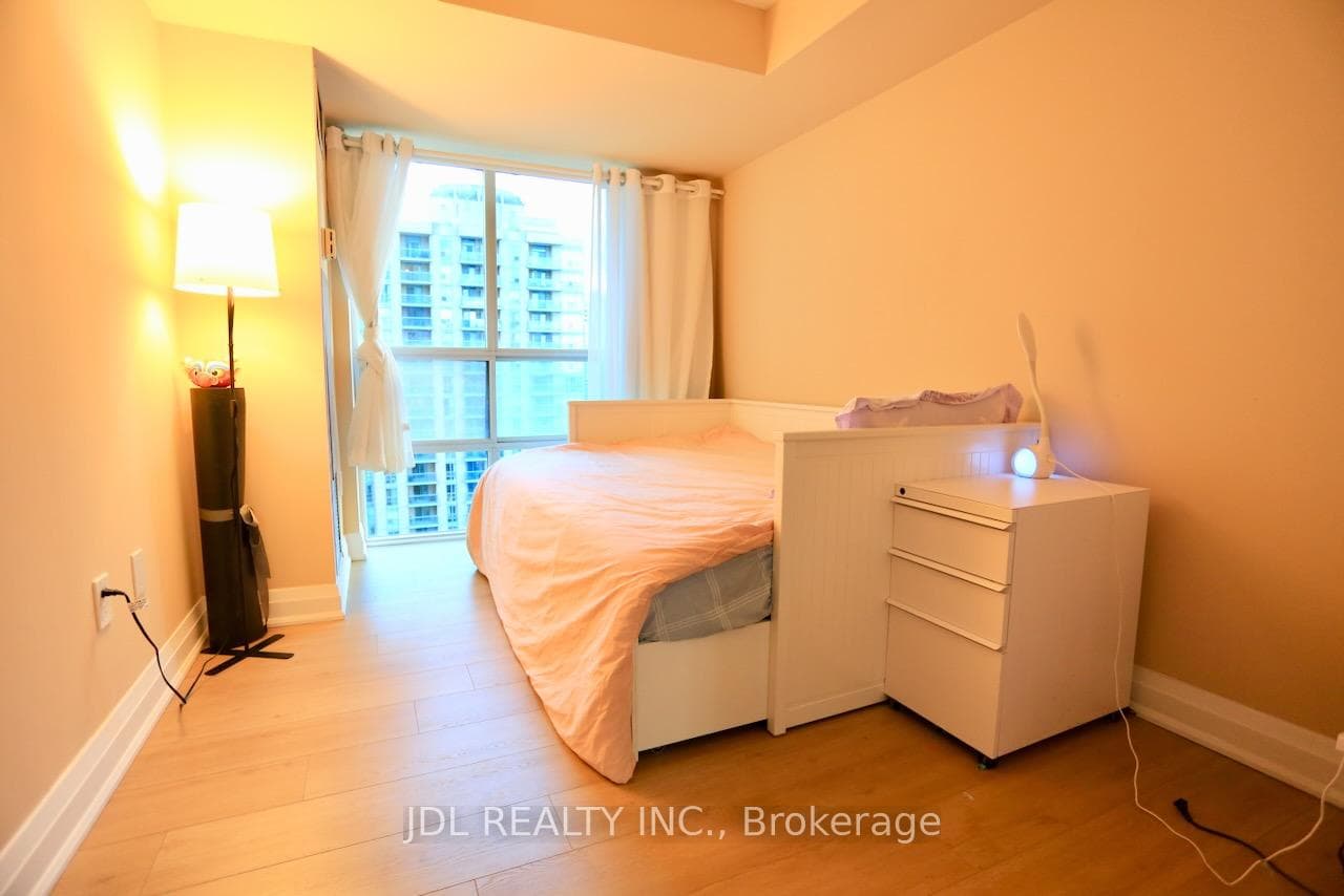 1 Pemberton Avenue Unit 1507 photo 6