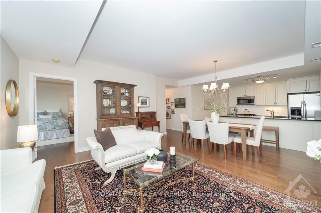 401 GOLDEN Avenue Unit 904 photo 2