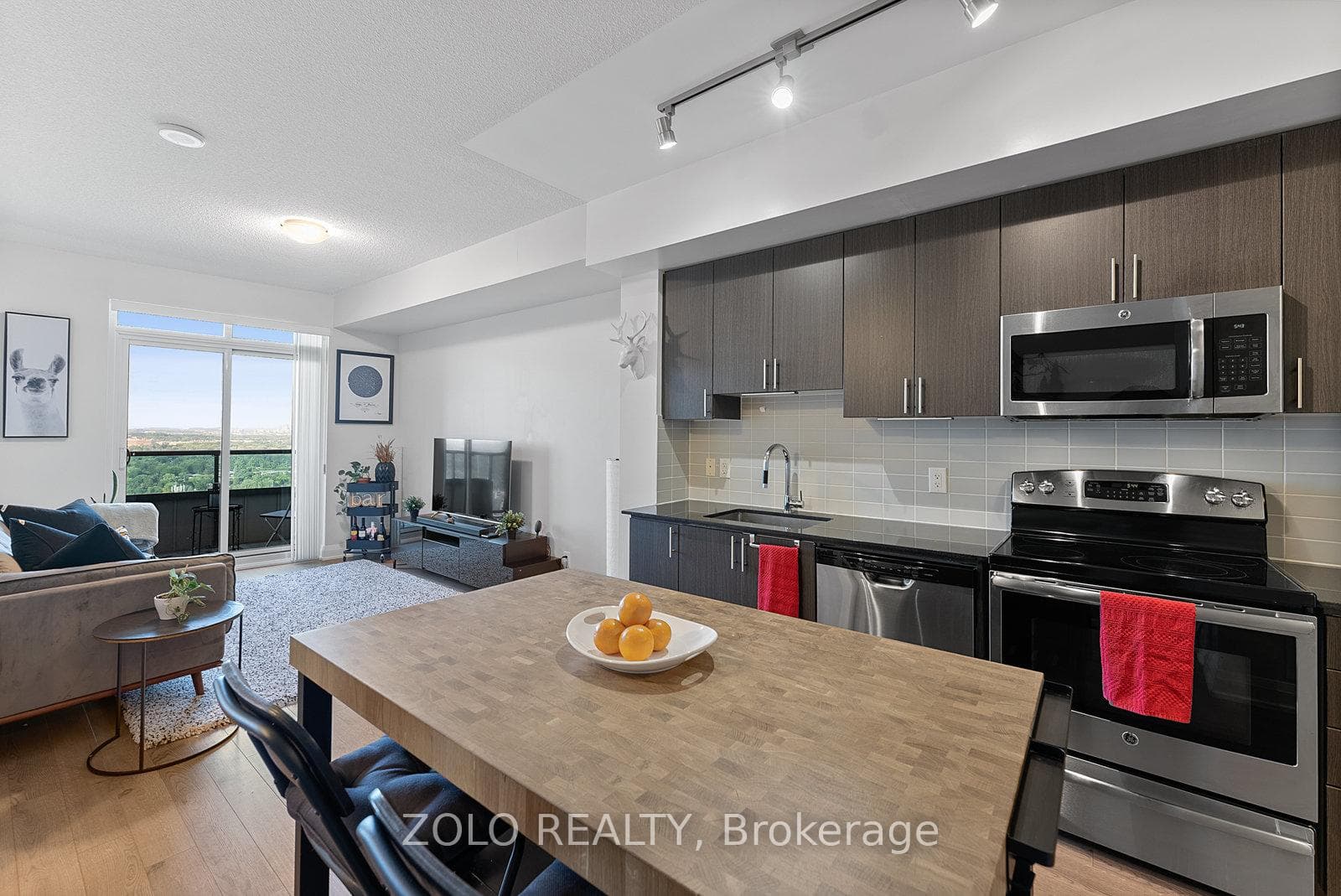 7171 Yonge Street Unit 1603 photo 9