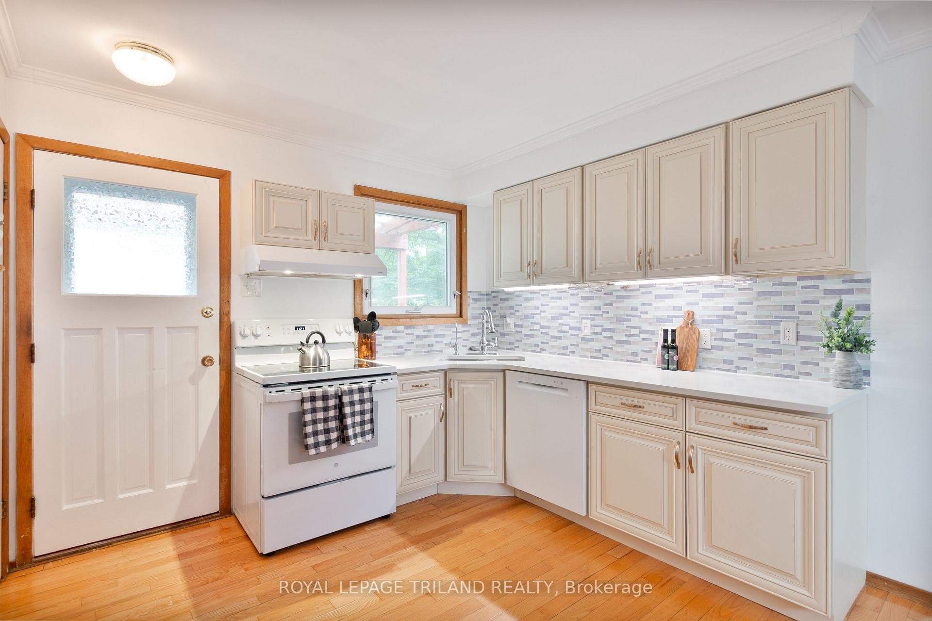 172 Wilson Avenue photo 11