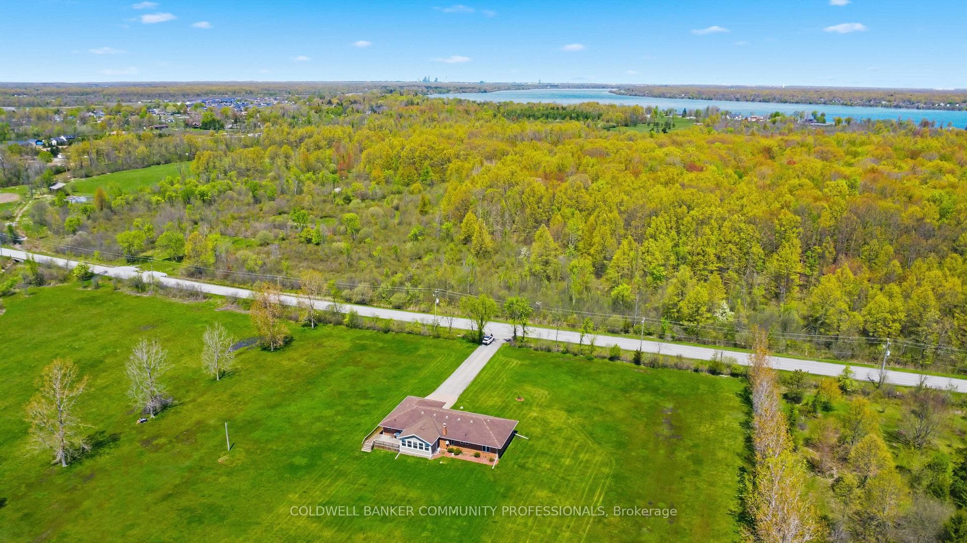 2567 Townline Road photo 40