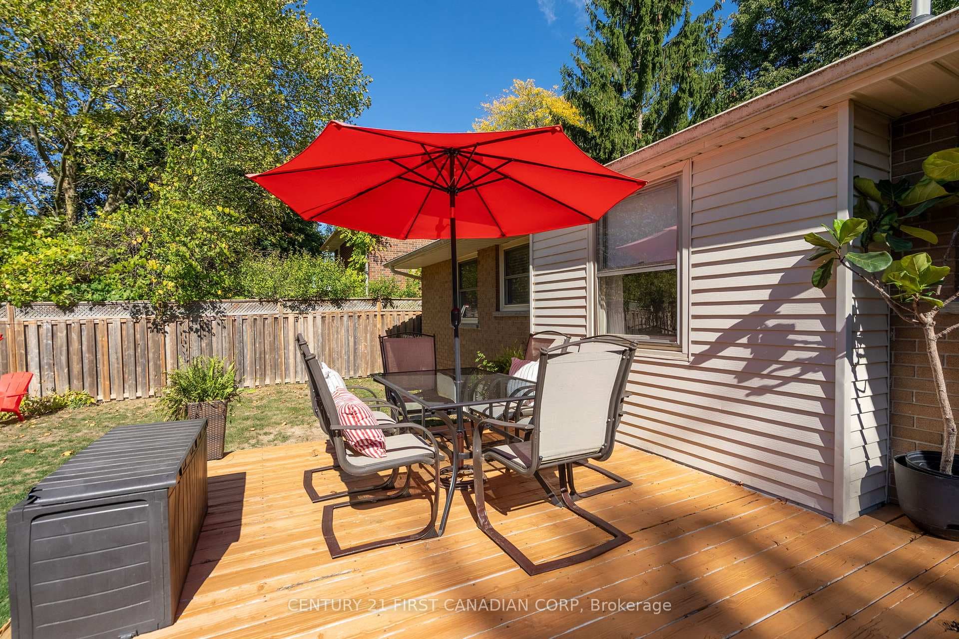 86 Mcleod Crescent photo 28