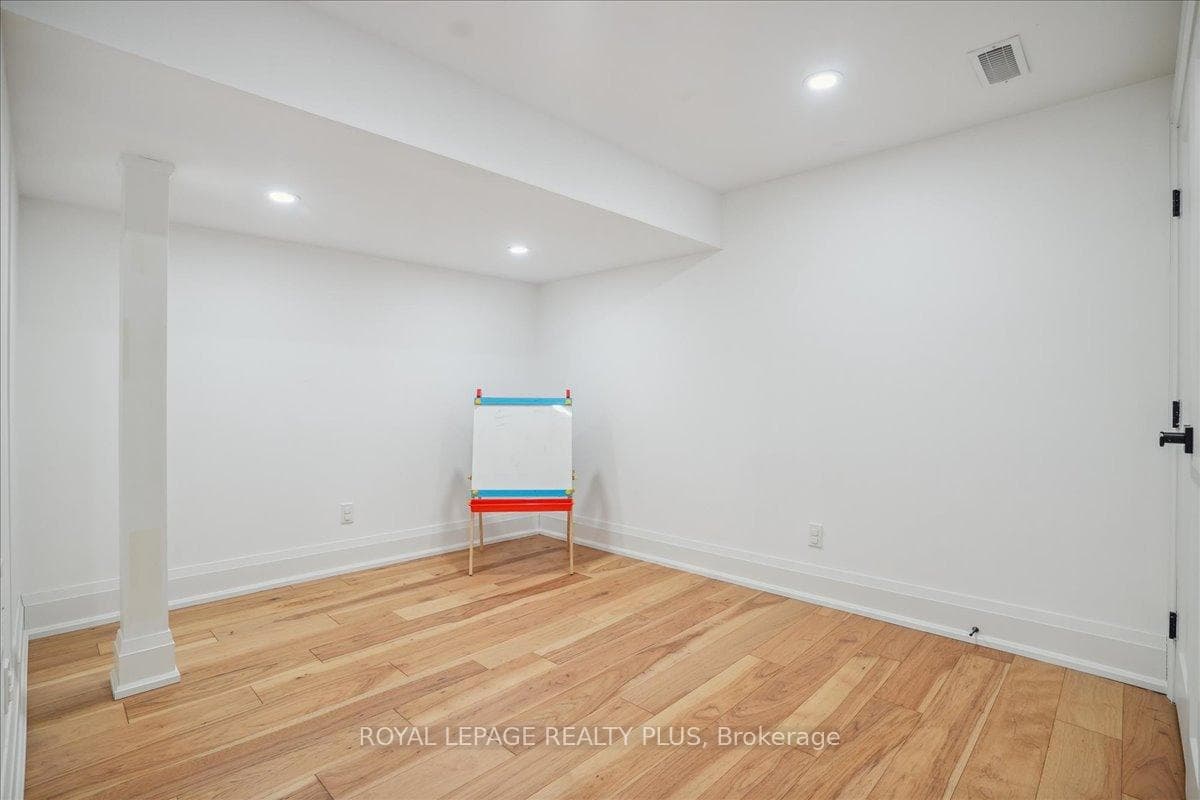 739 Scenic Drive photo 38