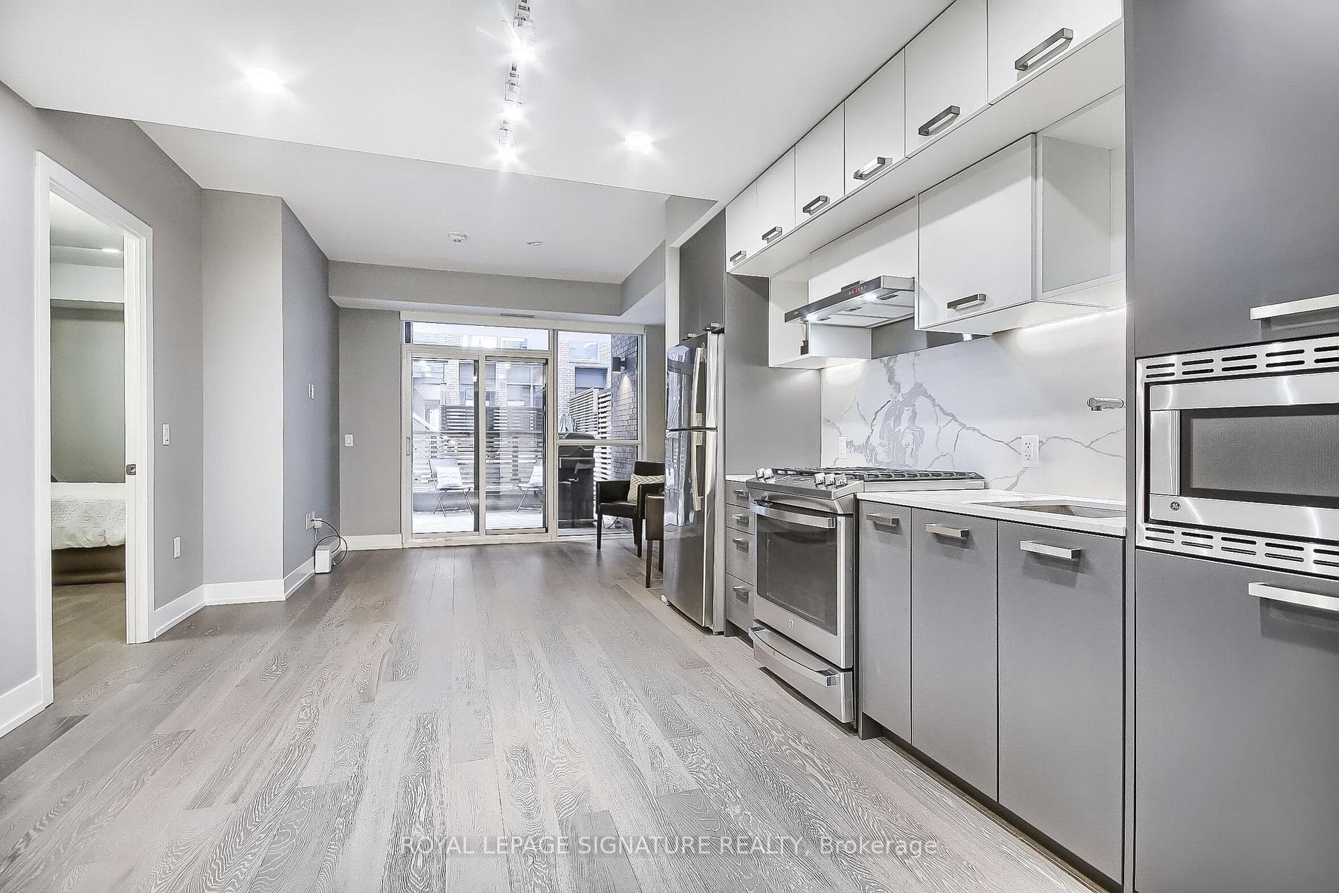 1331 Queen Street Unit 101 photo 11