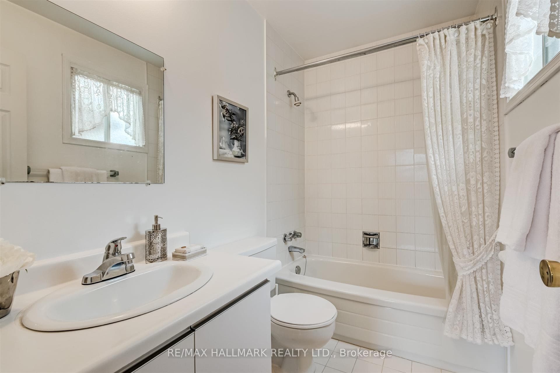 44 Golders Green Avenue photo 21