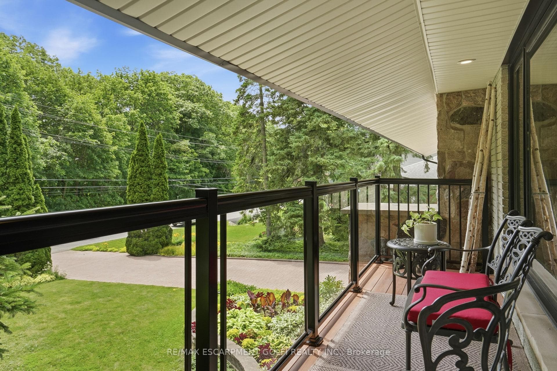 5 MAPLE Avenue photo 36