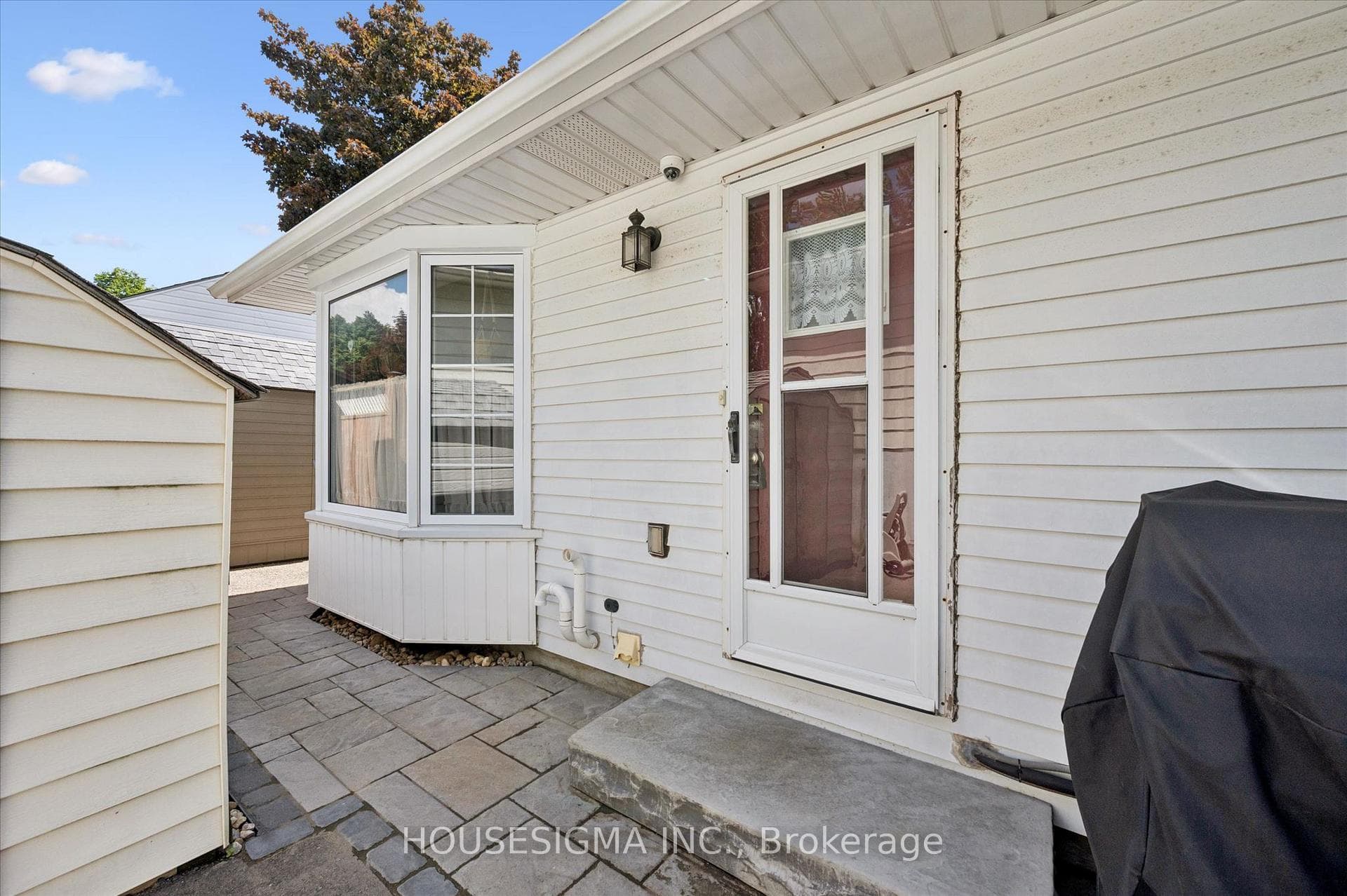 2 Keewatin Avenue photo 30