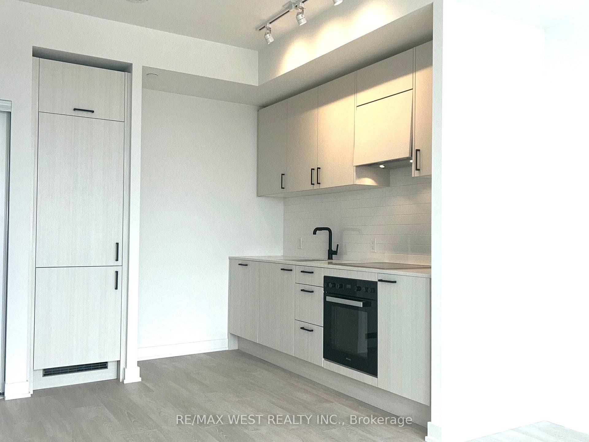 1 Quarrington Lane Unit 2208 photo 6