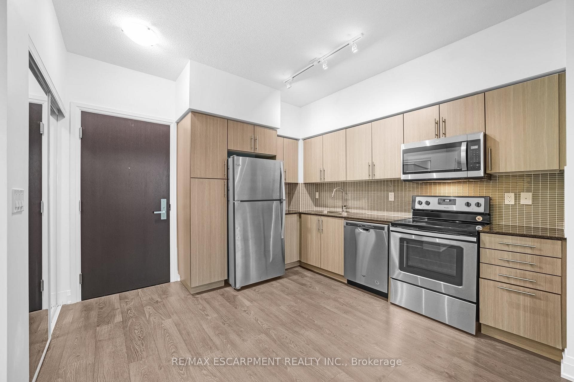 55 Speers Road Unit 702 photo 15