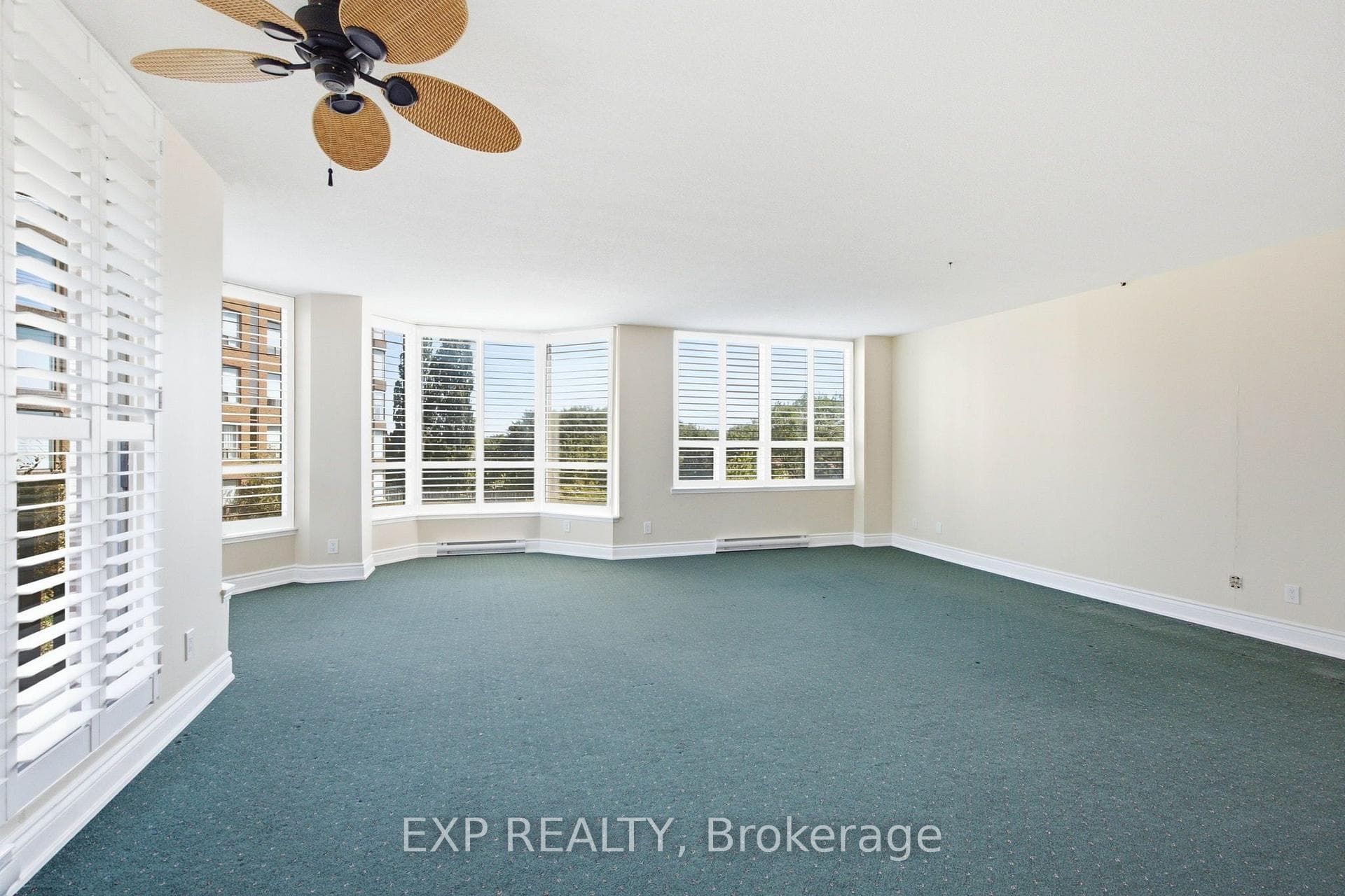 1903 Pilgrims Way Unit 302 photo 4