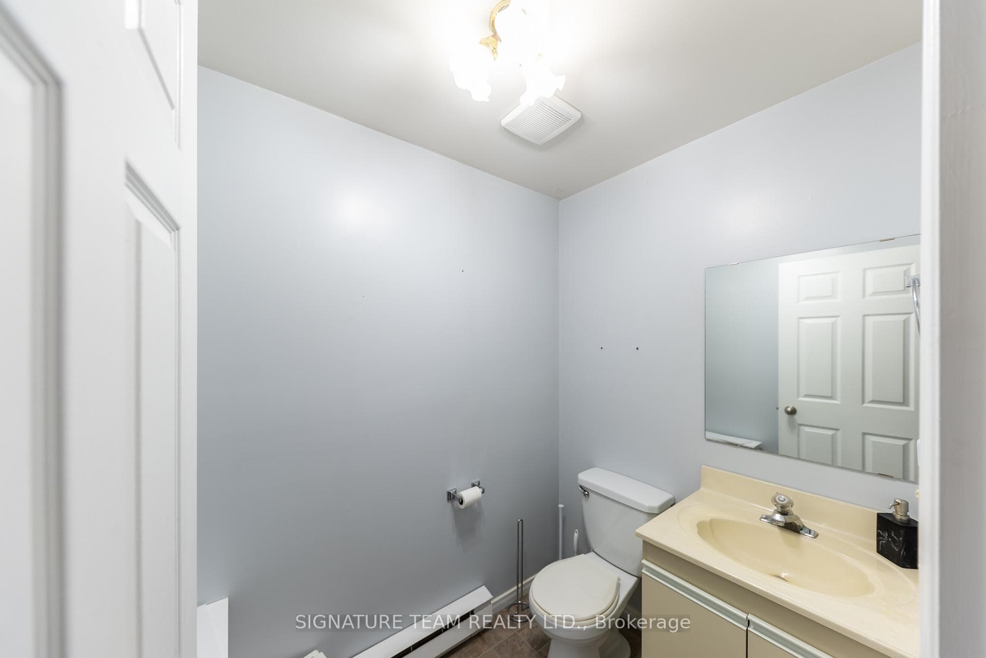 122 Springfield Crescent photo 34