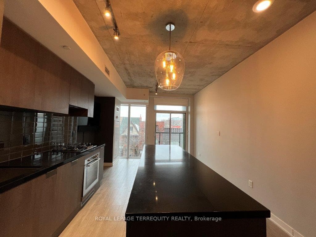 109 Ossington Avenue Unit 308 photo 16