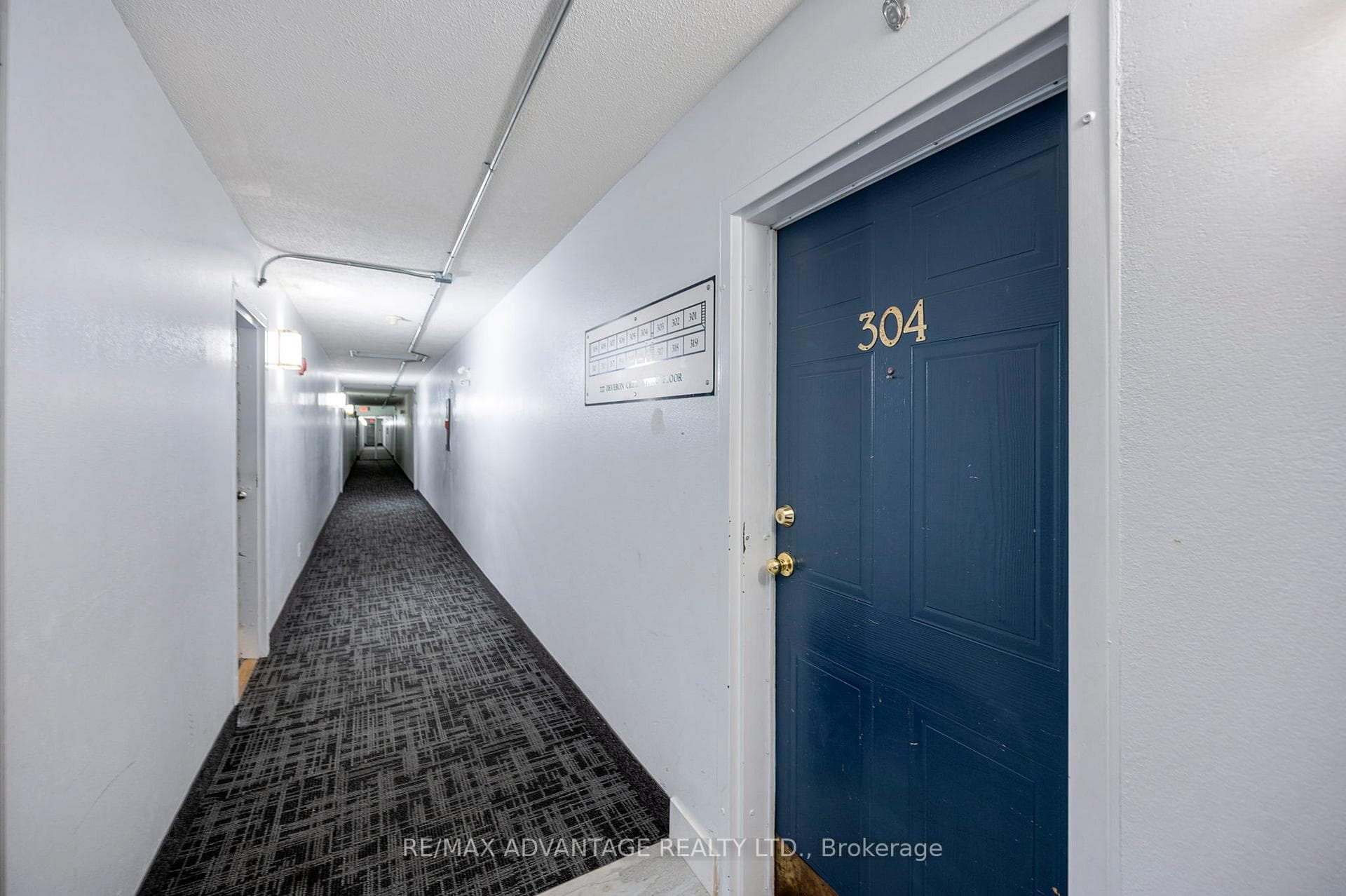 727 Deveron Crescent Unit 304 photo 3
