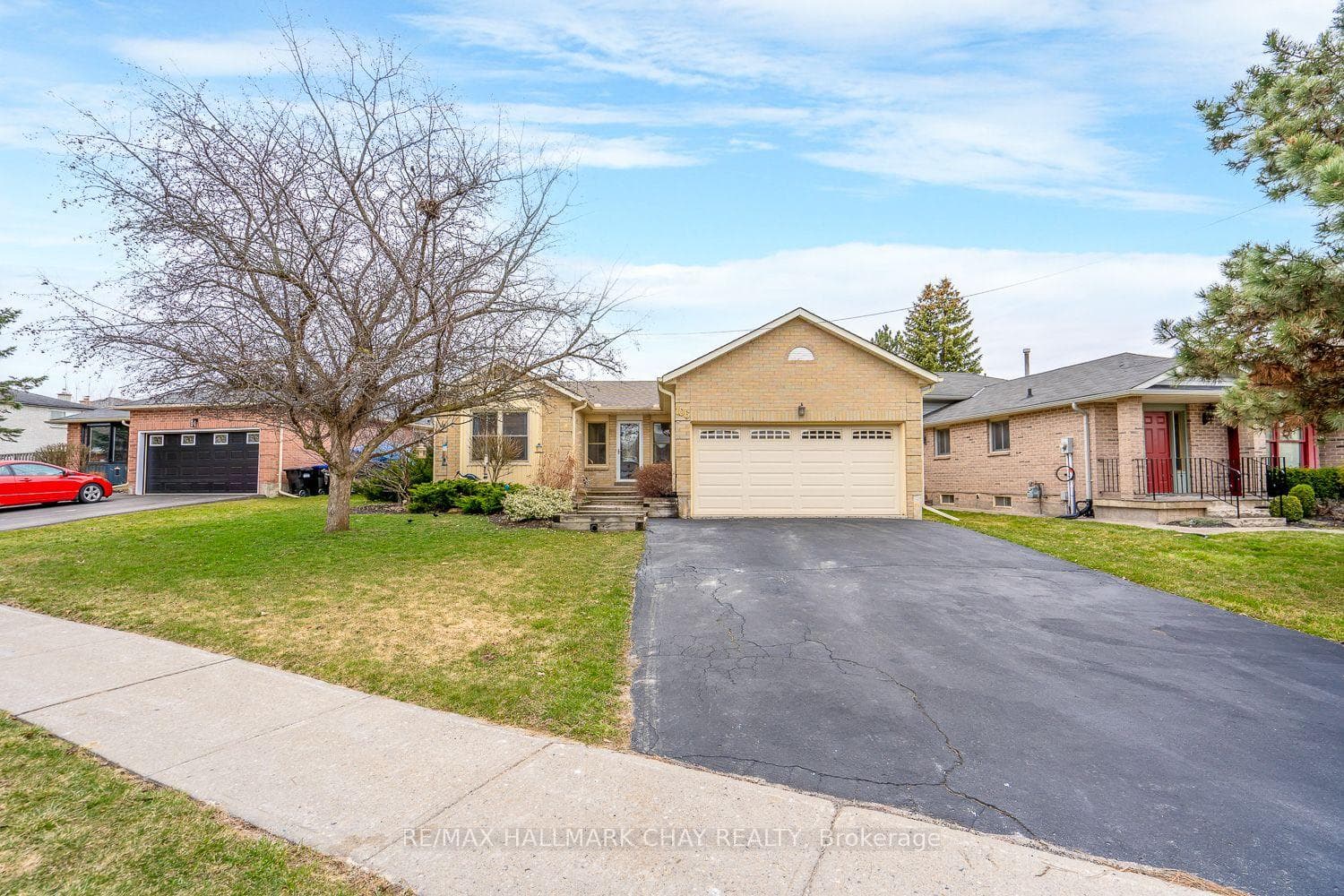 106 Hutchinson Drive photo 2