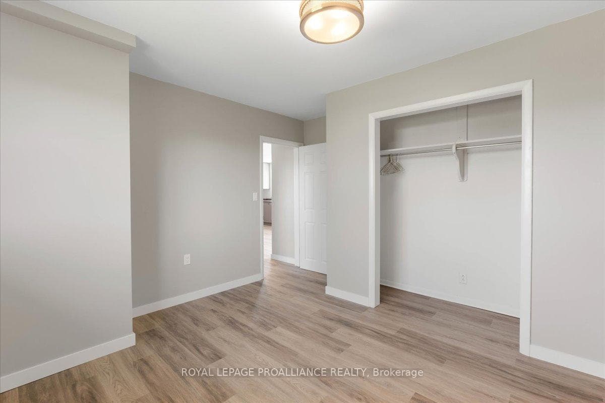 24 Parkdale Drive photo 16