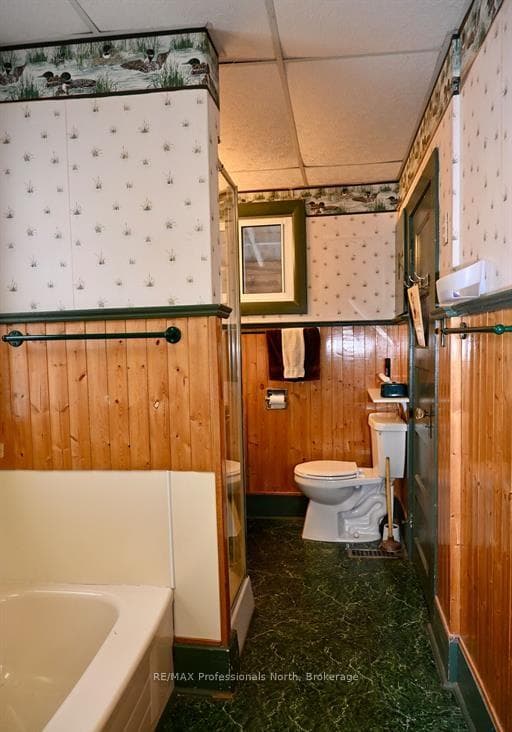 4 peace bathroom with laundry