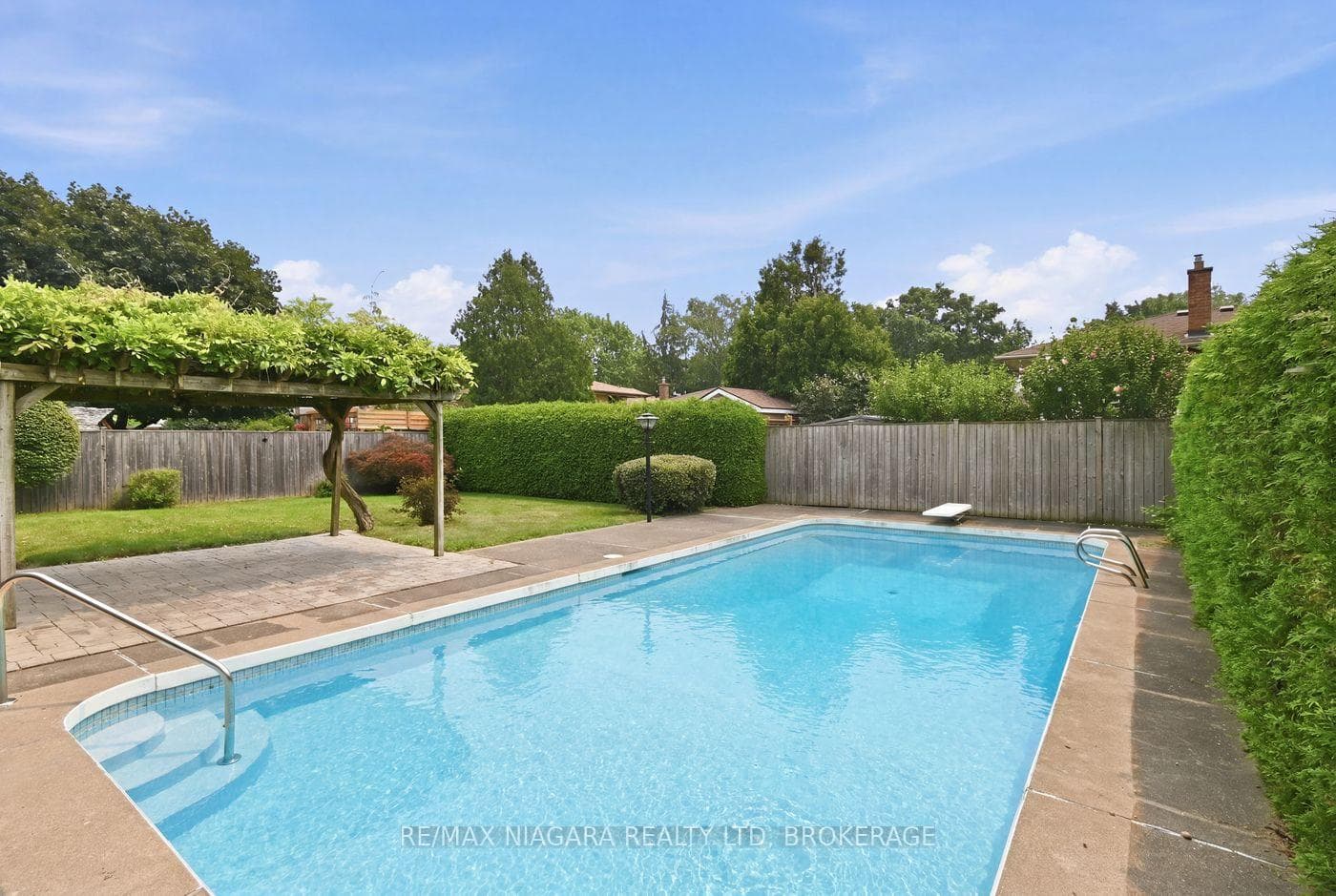 82 Lakeshore Road photo 29