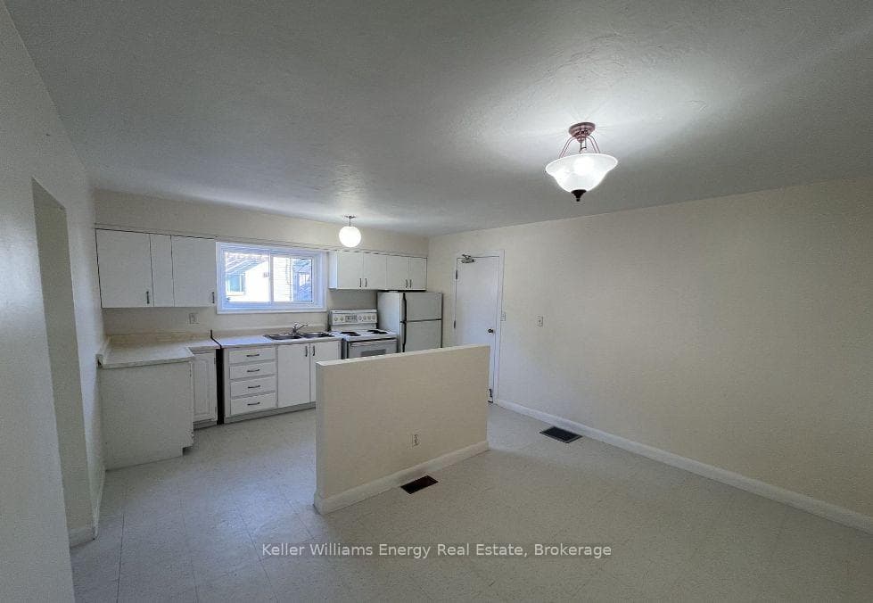 169 Mary Street Unit 1 photo 4