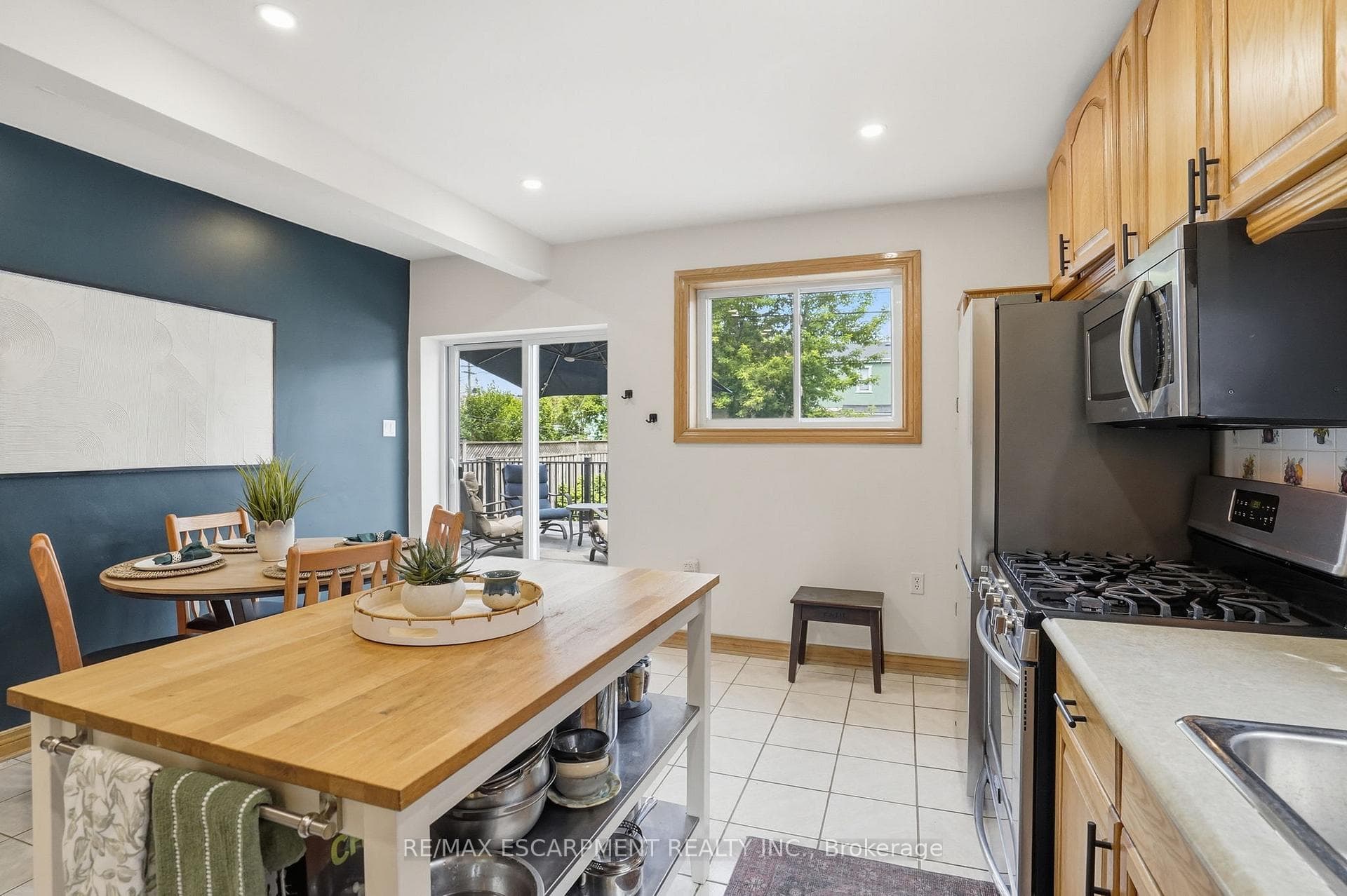 17 Tuxedo Avenue photo 17