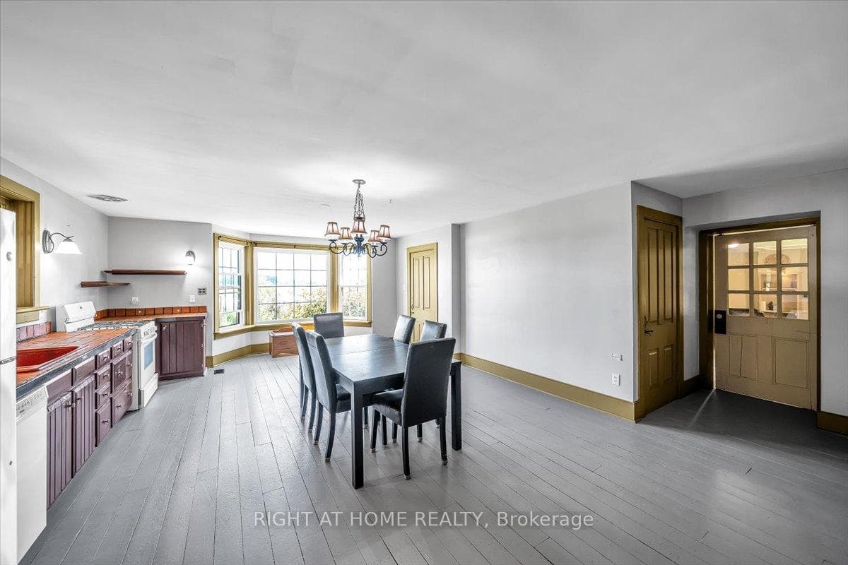 1320 King Street photo 17