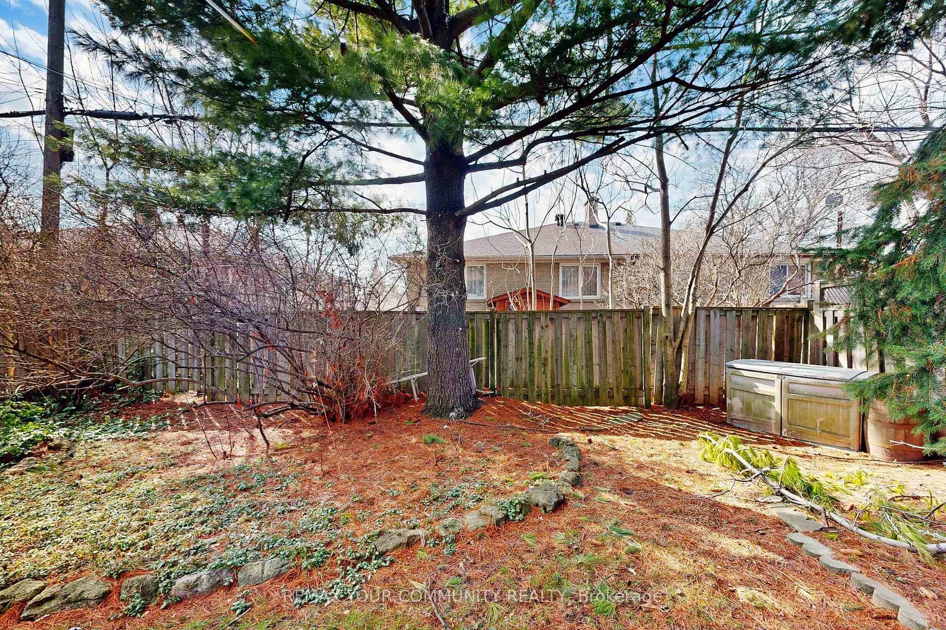 29 Pinemore Crescent photo 46