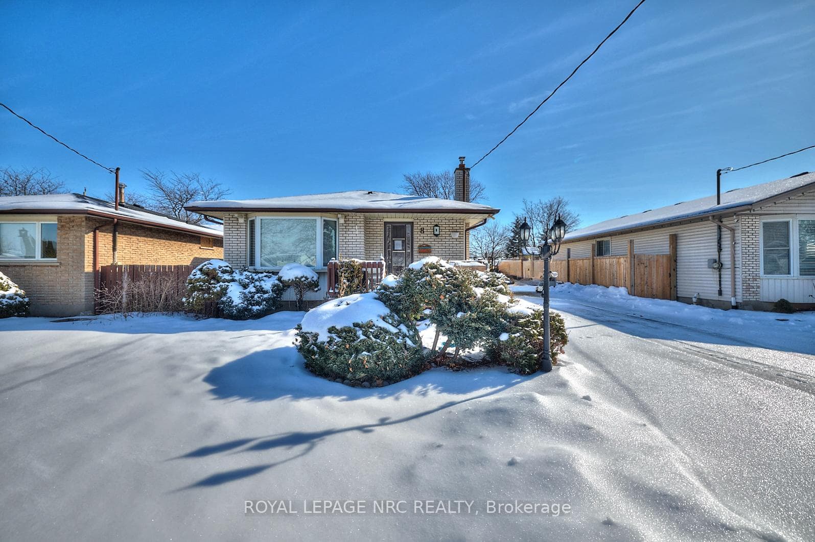 8 Huntley Crescent photo 3