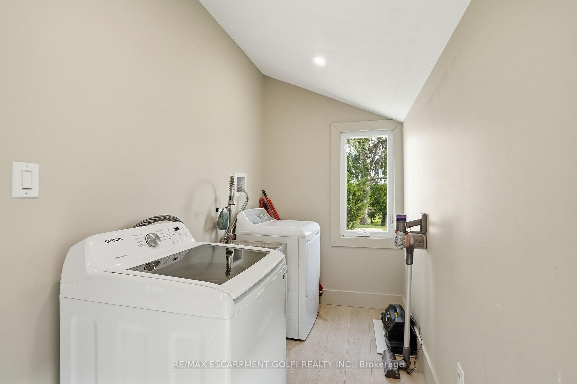 219 Ridge Road photo 20