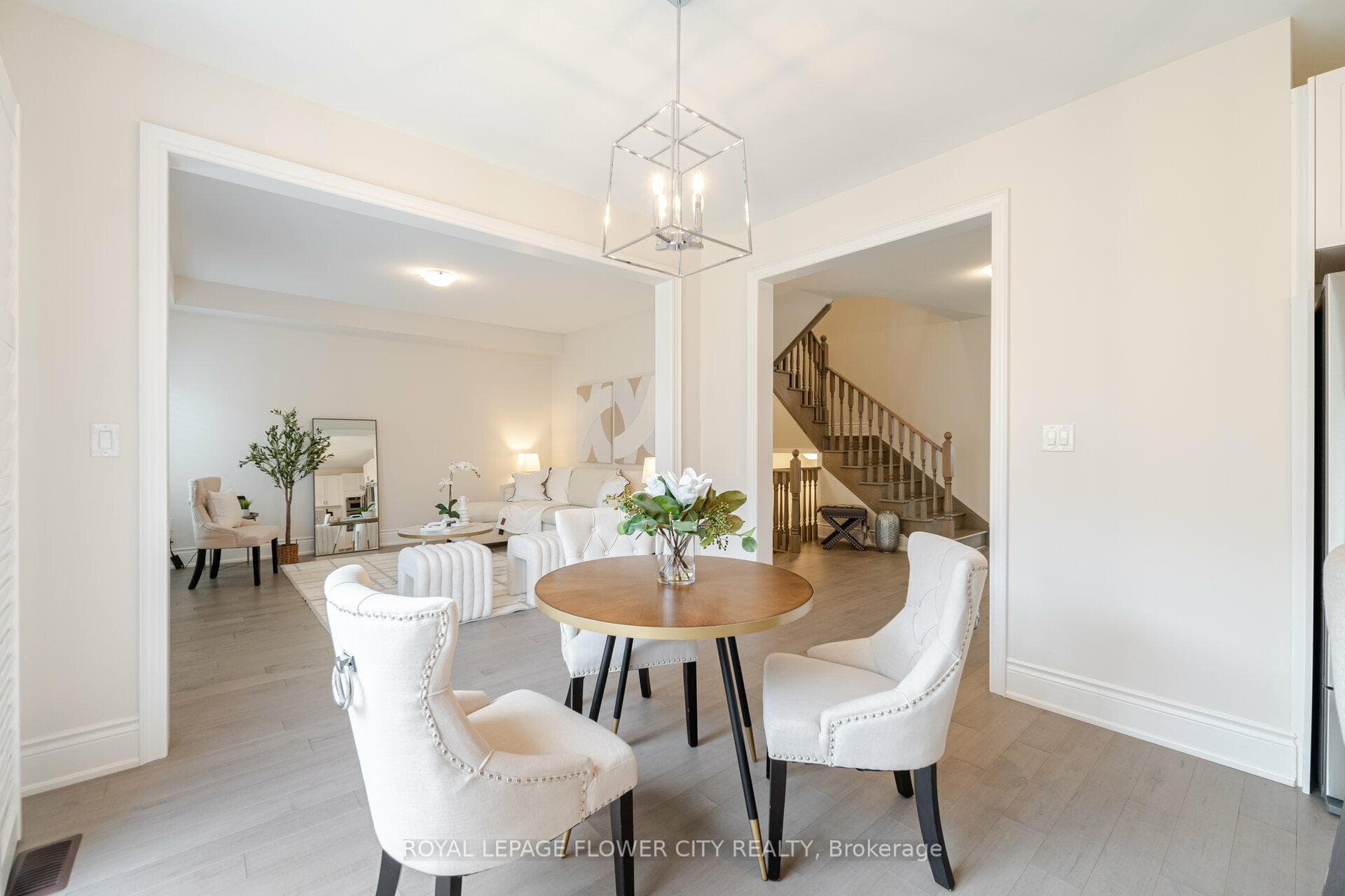 31 Golden Hawk Drive photo 16