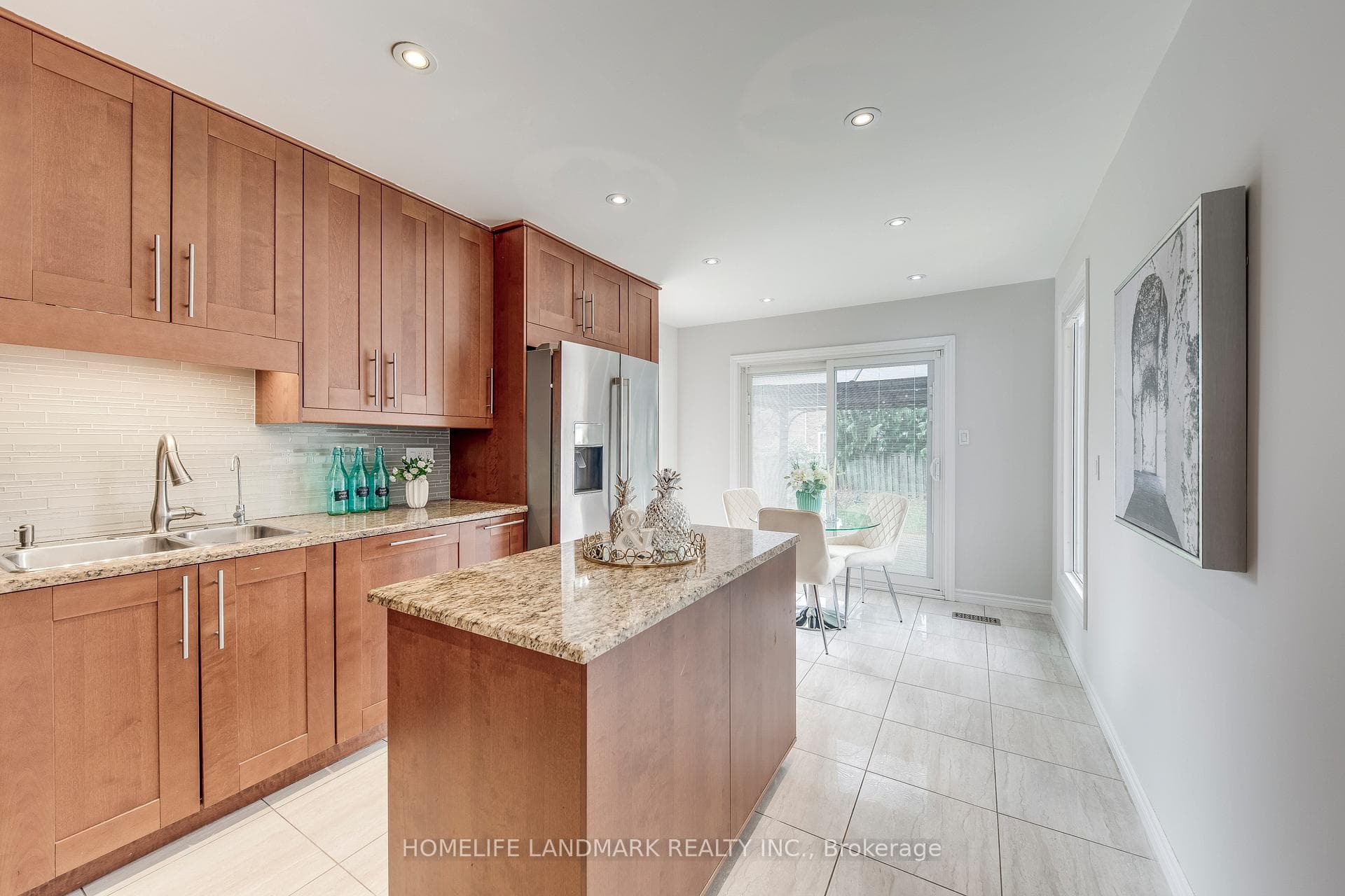 1141 Pilgrims Way photo 8