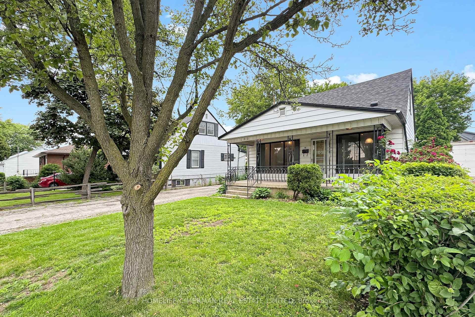 166 Normanhurst Avenue photo 2