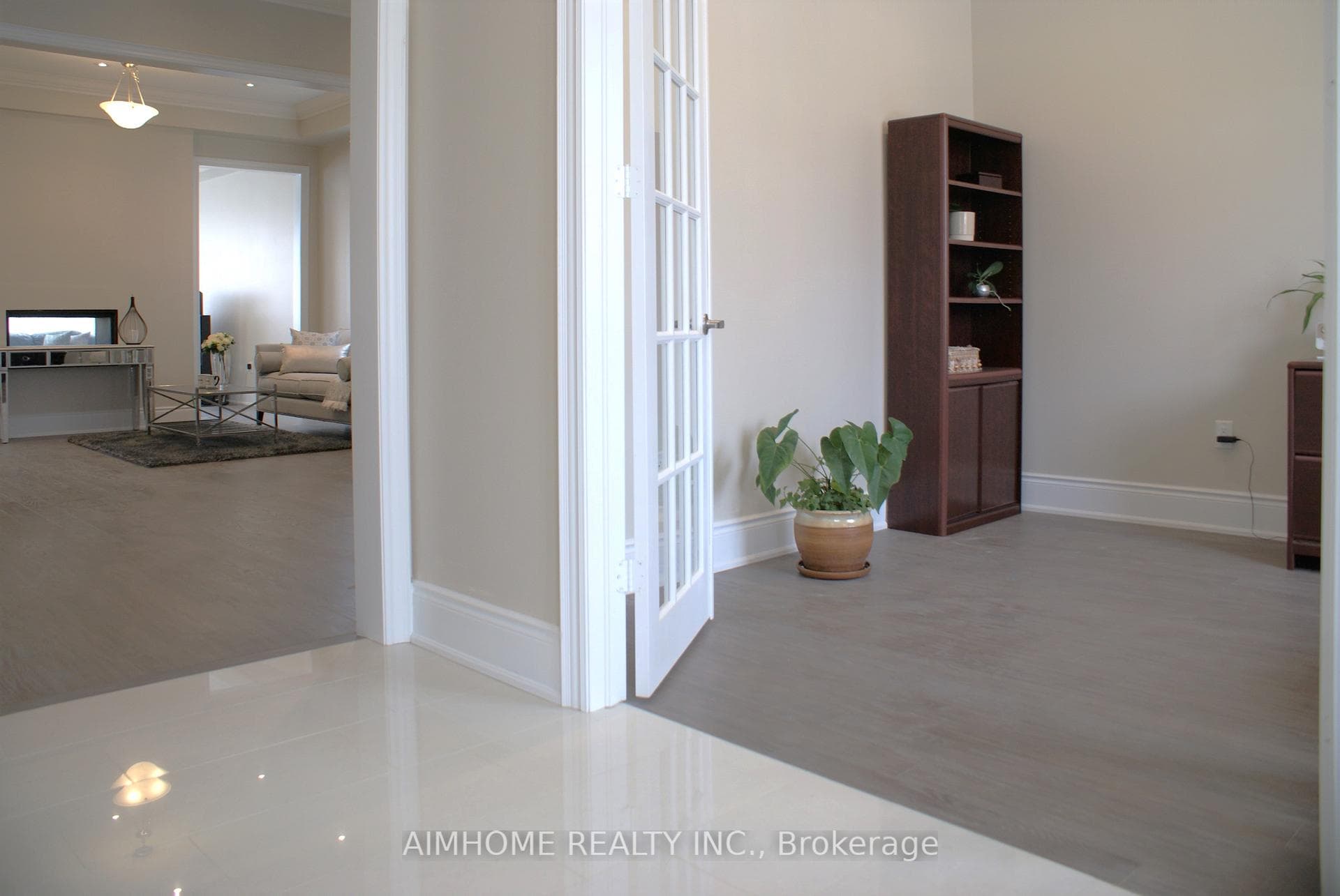 39 Scrivener Drive photo 5