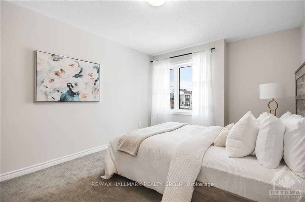 298 Zenith Private photo 9
