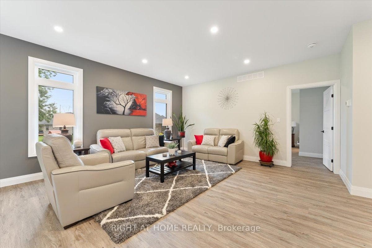 131 Ronnies Way photo 10
